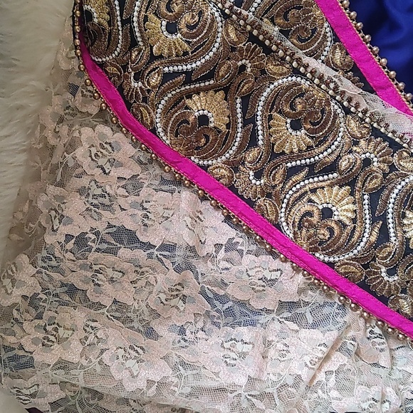 DESIGNER Rose gold & pearl Lace & Velvet embroidered half & half saree W/ Blouse - Picture 7 of 16